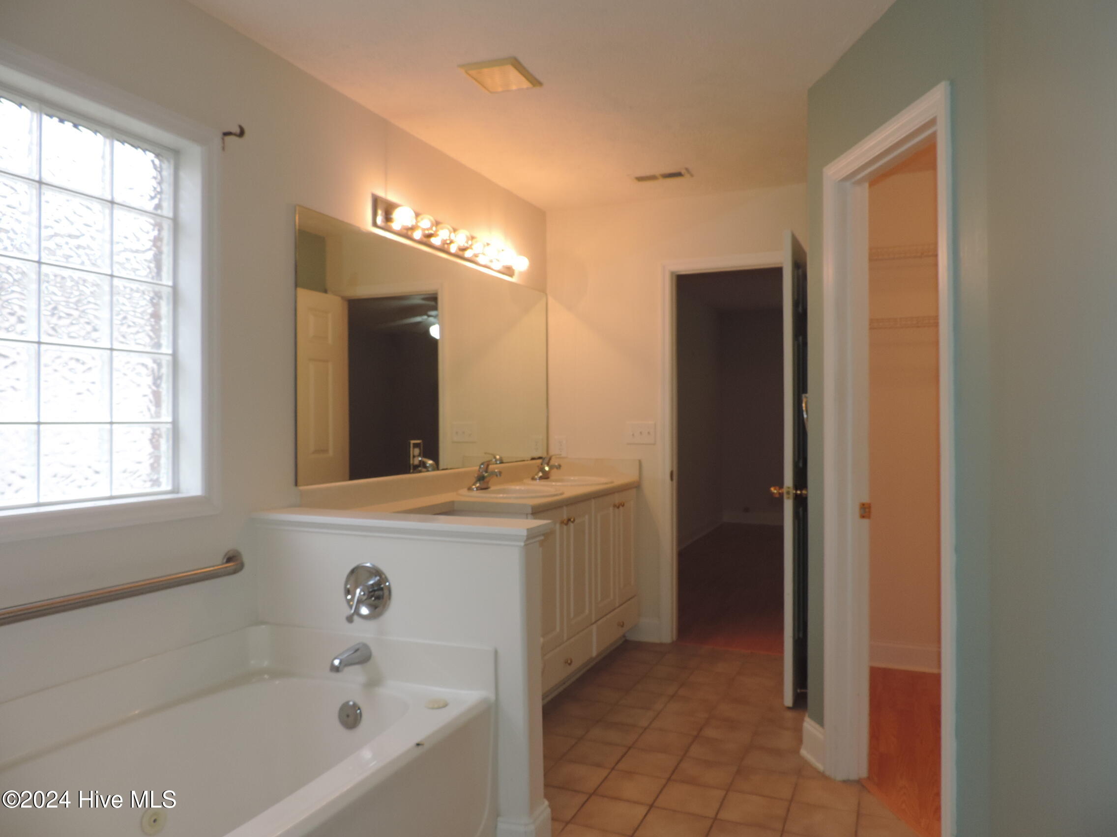 327 Neuchatel Road New Bern, NC 28562 - Photo 12 of 27 DSCN8654