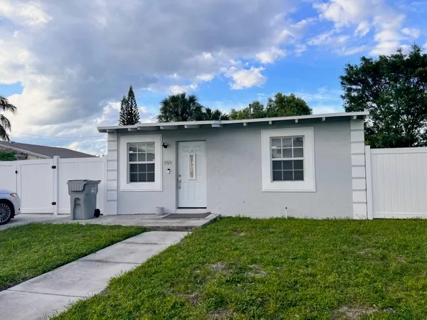 $2,500 | 555 Northwest 15th Court, Pompano Beach, FL 33060