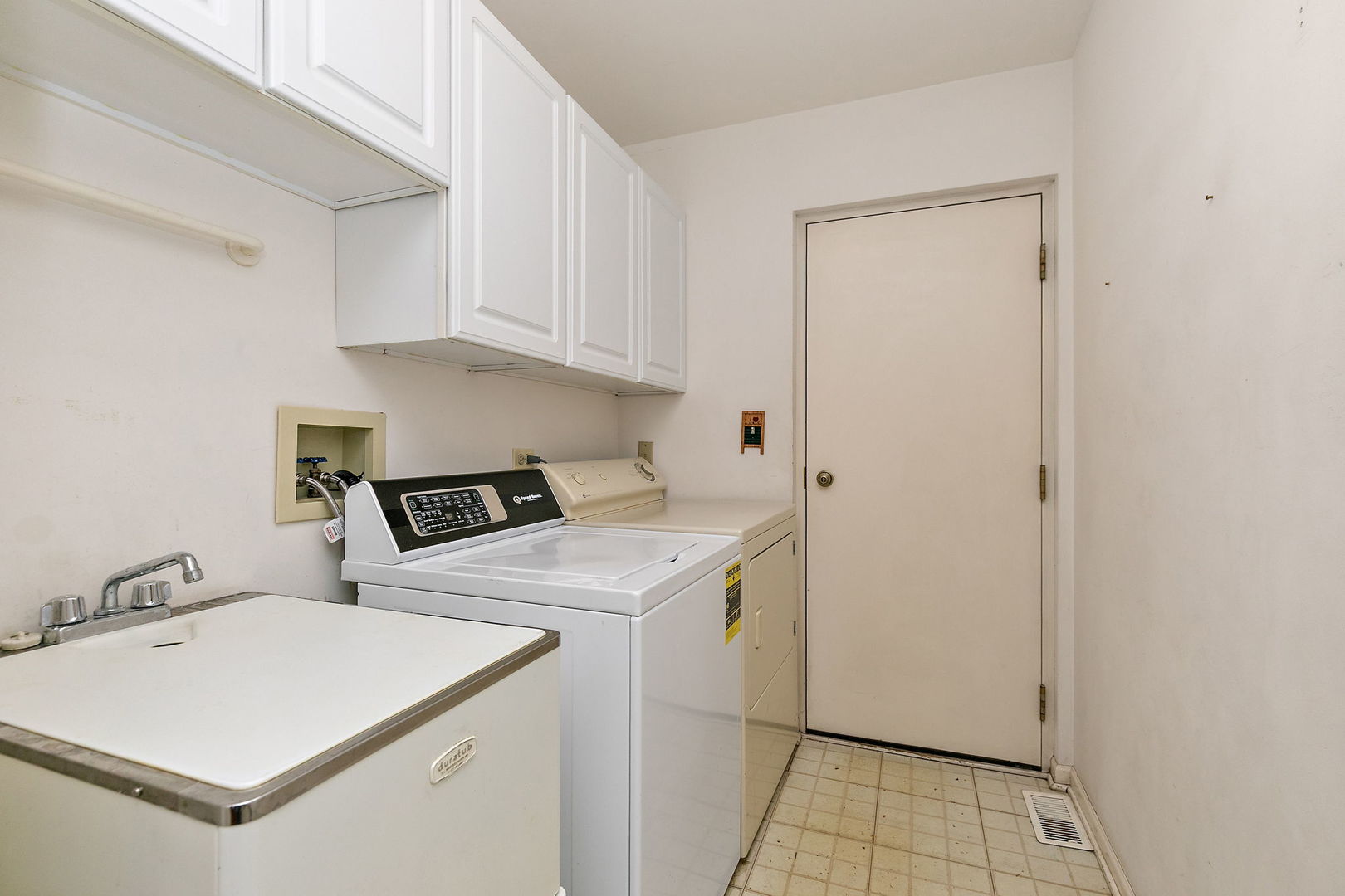 237 Sandy Point Lane Lake Zurich, IL 60047 - Photo 21 of 49