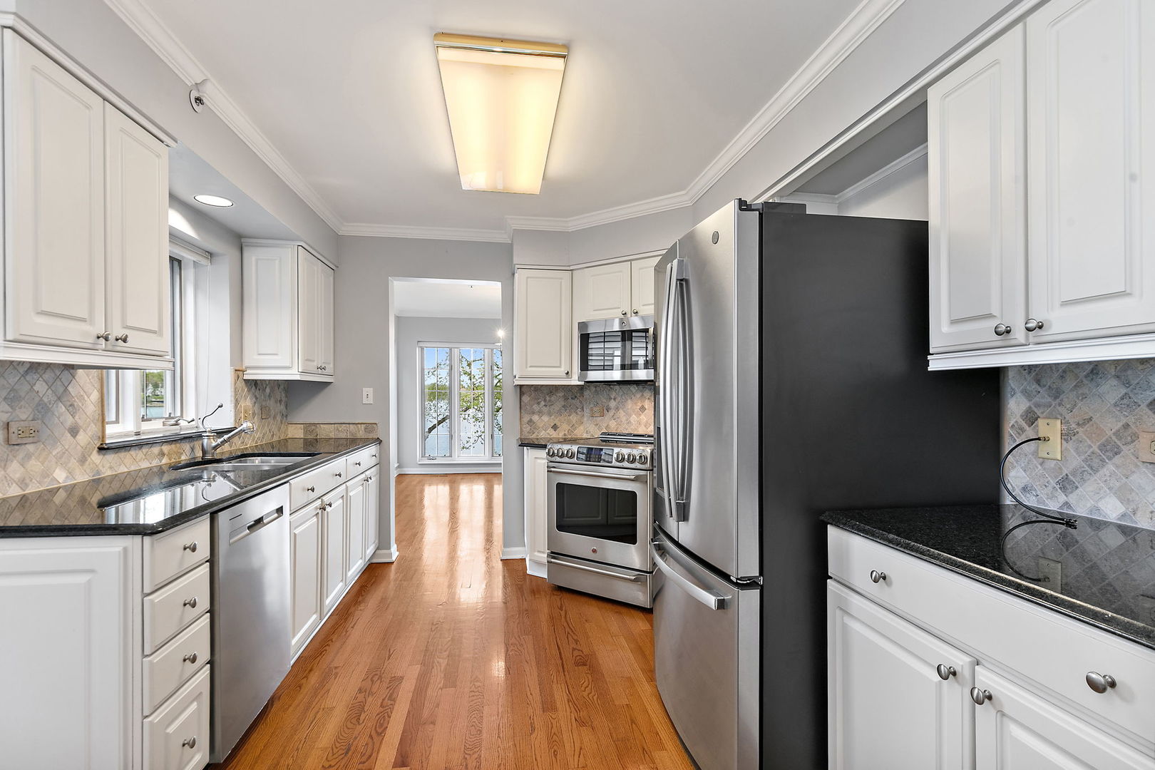 237 Sandy Point Lane Lake Zurich, IL 60047 - Photo 9 of 49