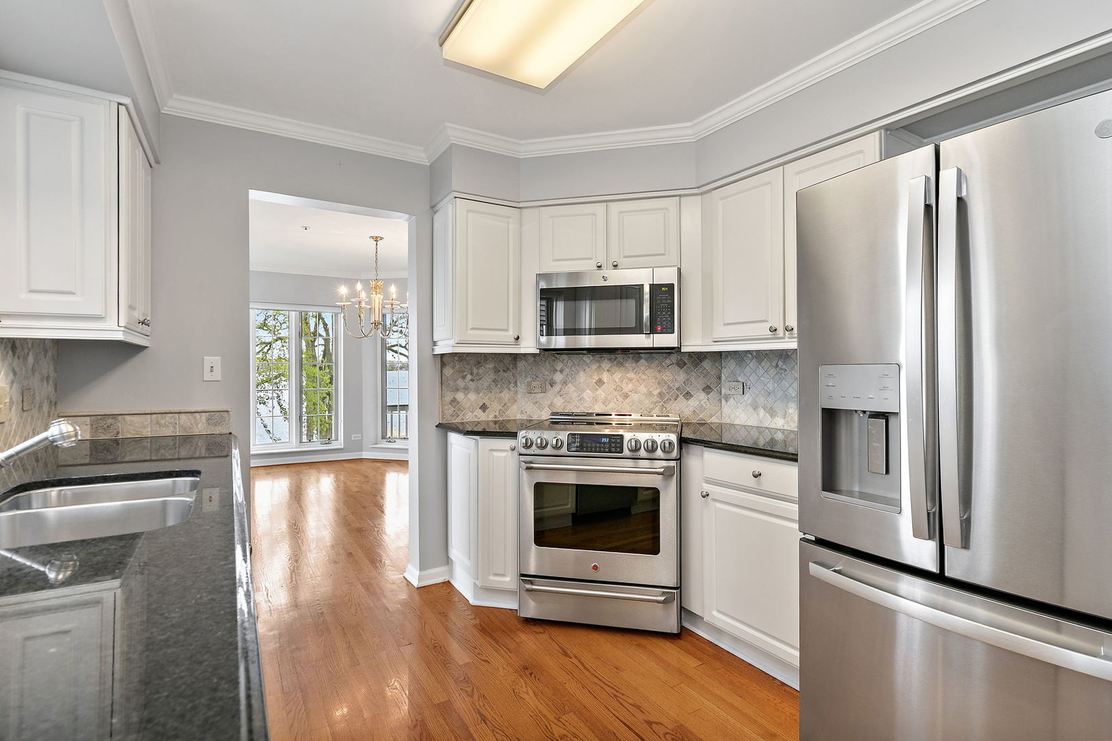 237 Sandy Point Lane Lake Zurich, IL 60047 - Photo 10 of 49