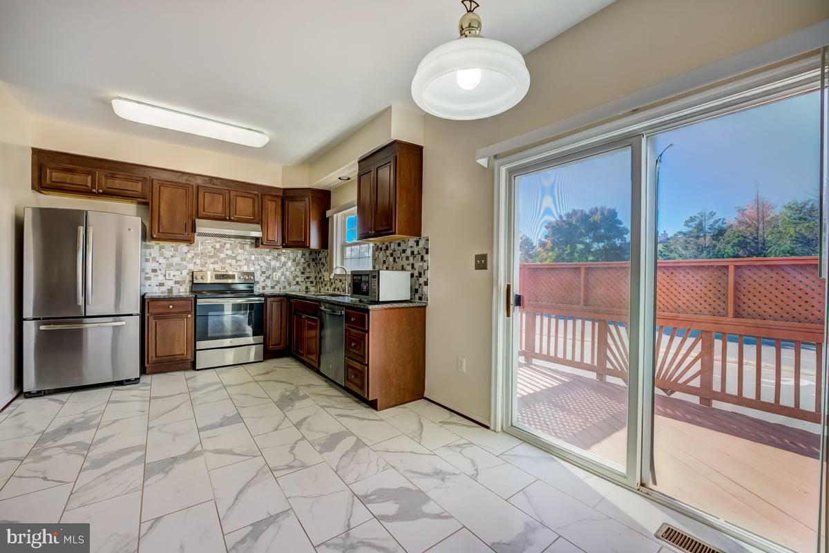 9216 Lorton Valley Road Lorton, VA 22079 - Photo 12 of 38