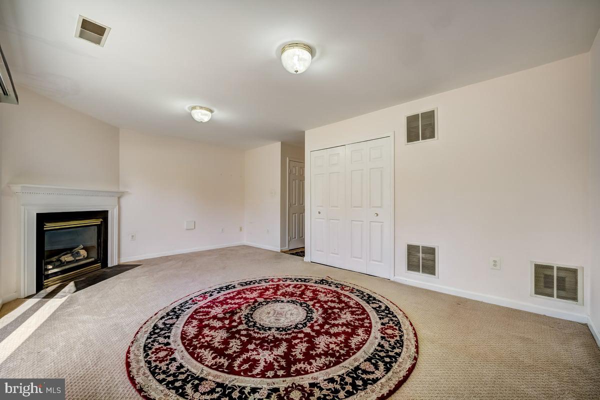 9216 Lorton Valley Road Lorton, VA 22079 - Photo 4 of 38