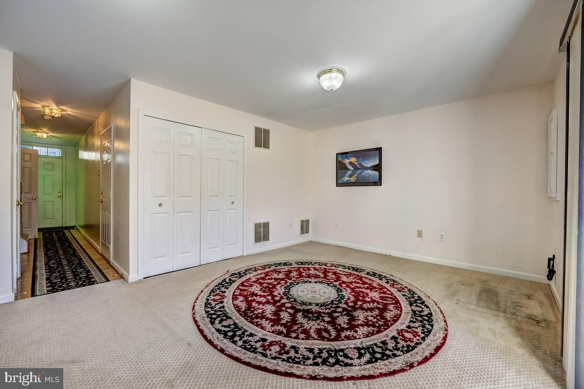 9216 Lorton Valley Road Lorton, VA 22079 - Photo 5 of 38