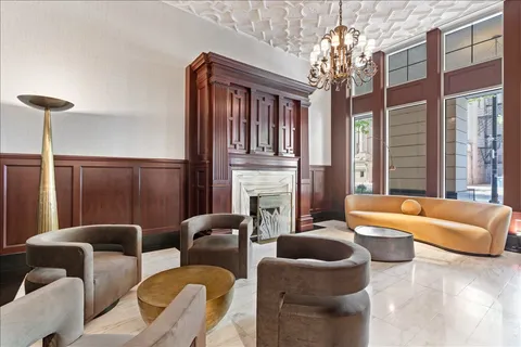 $999,500 | 55 East Erie Street, Unit 1705, Chicago, IL 60611