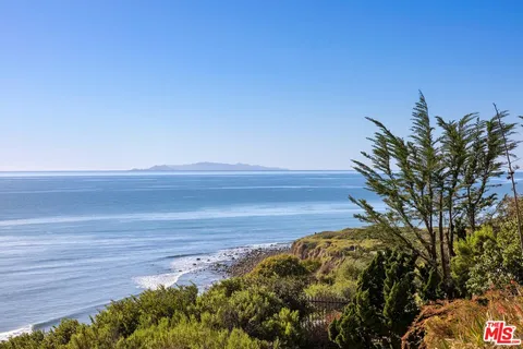 $19,100,000 | 11768 Ellice Street, Malibu, CA 90265