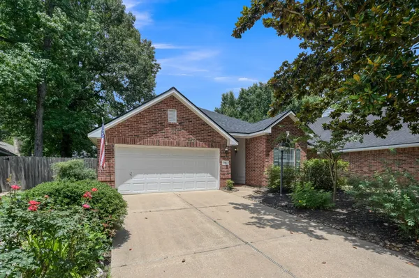 $350,000 | 34 Bayou Springs Court, The Woodlands, TX 77382