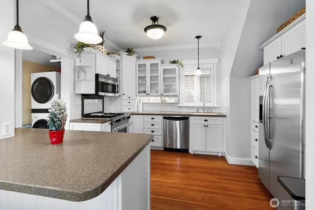 $625,000 | 2201 Rockefeller Avenue, Everett, WA 98201