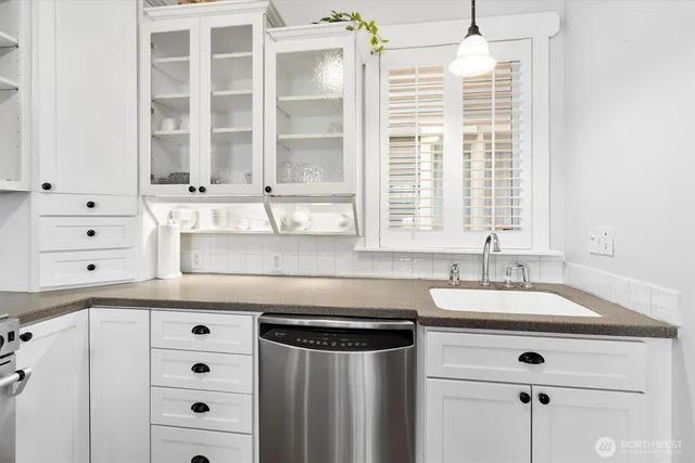 $625,000 | 2201 Rockefeller Avenue, Everett, WA 98201