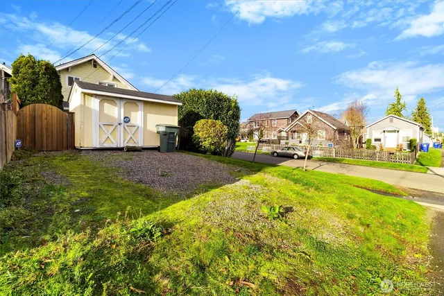 $625,000 | 2201 Rockefeller Avenue, Everett, WA 98201