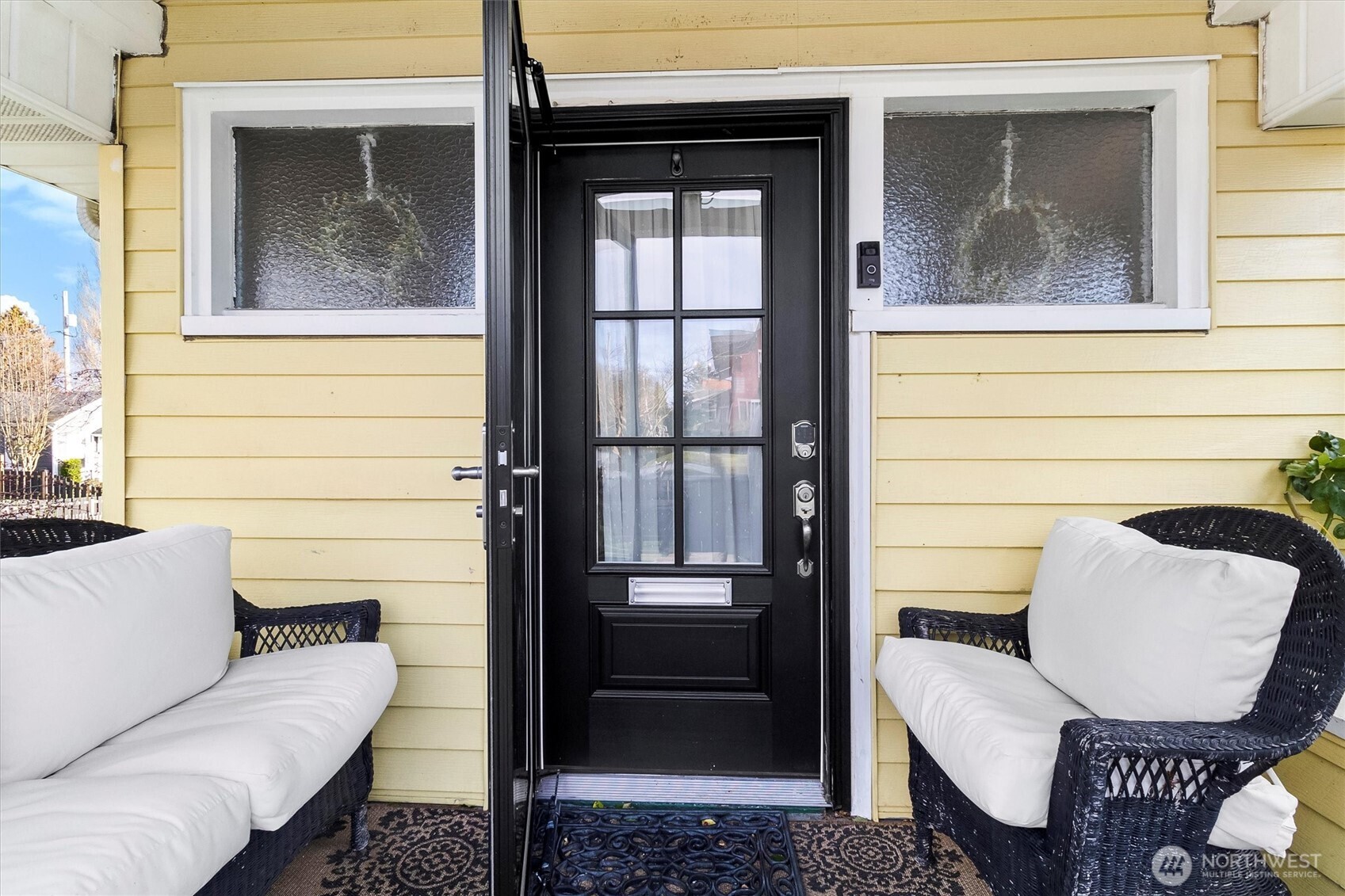 2201 Rockefeller Avenue Everett, WA 98201 - Photo 3 of 40 Gallery Image 3