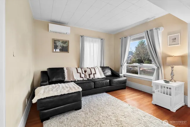 $625,000 | 2201 Rockefeller Avenue, Everett, WA 98201