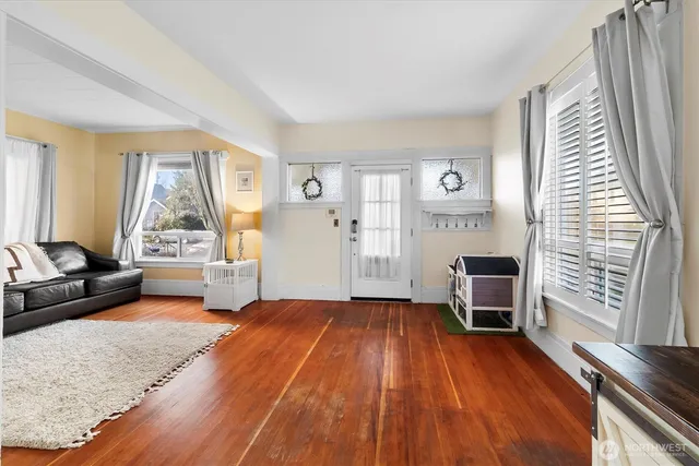 $625,000 | 2201 Rockefeller Avenue, Everett, WA 98201