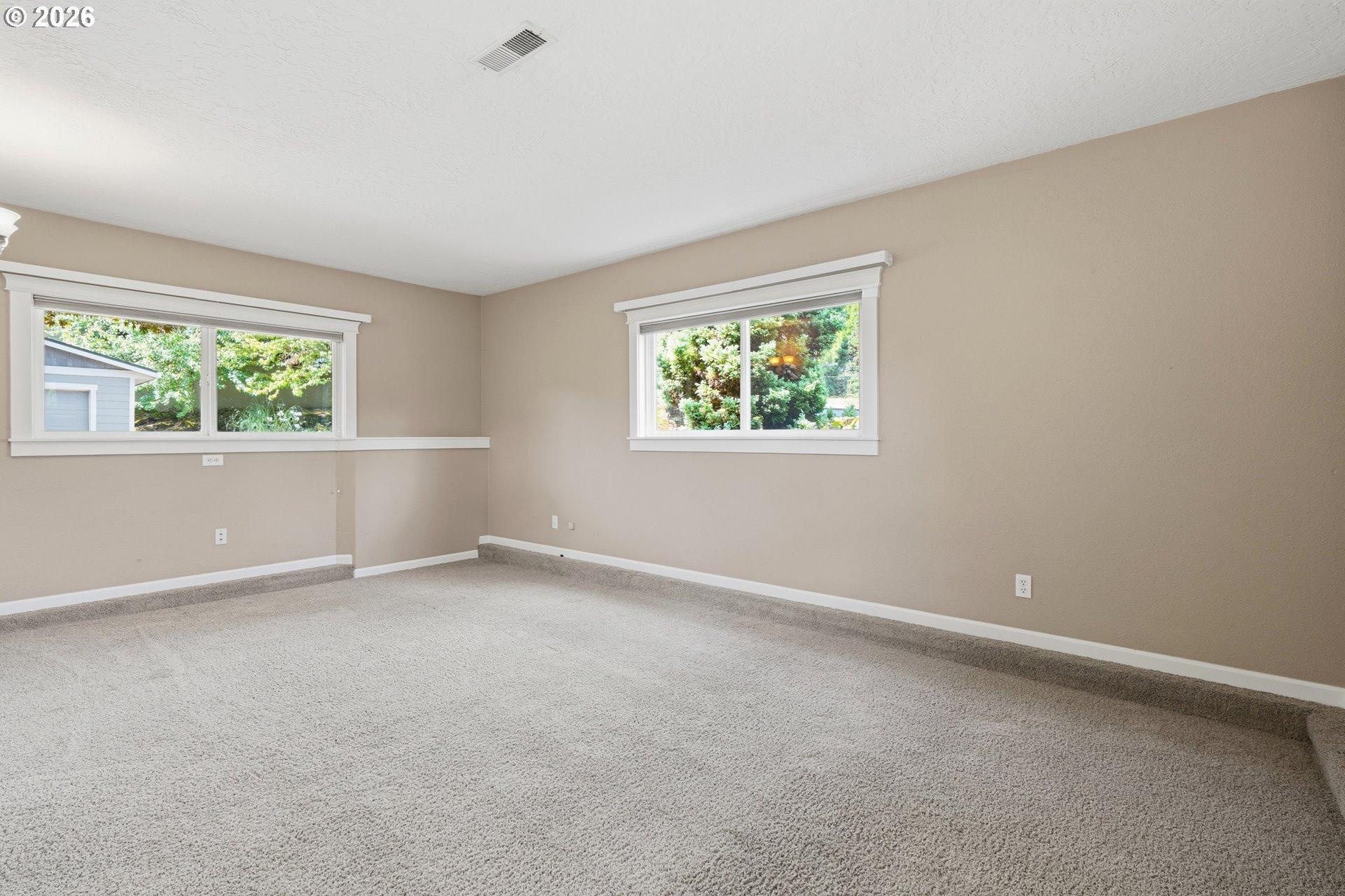 13166 Southeast Ridgecrest Road Happy Valley, OR 97086 - Photo 11 of 35 Gallery Image 11