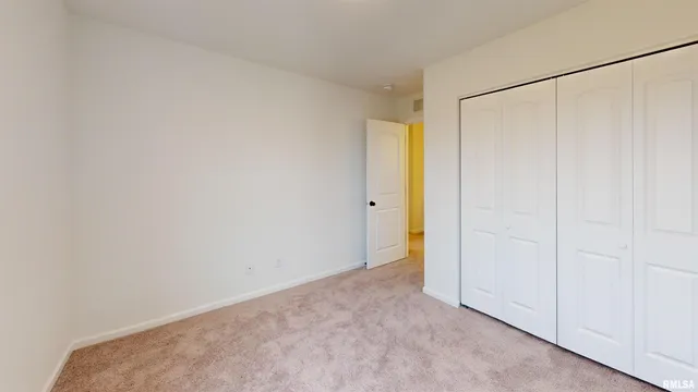 $326,625 | 5922 Butterfield Court, Bettendorf, IA 52722