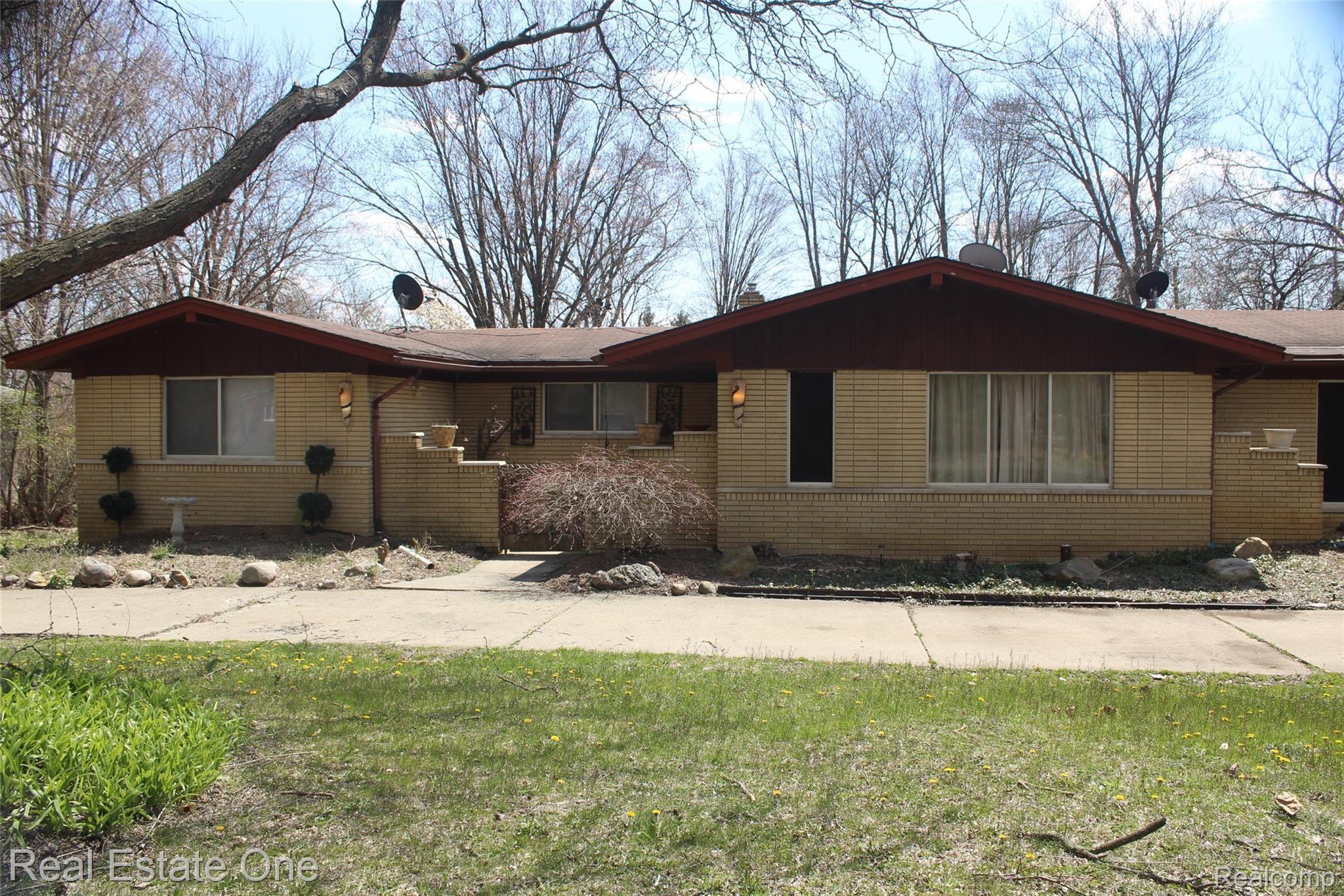 29223 Spring Farmington, MI 48334 - Photo 5 of 29 IMG_6265.JPG