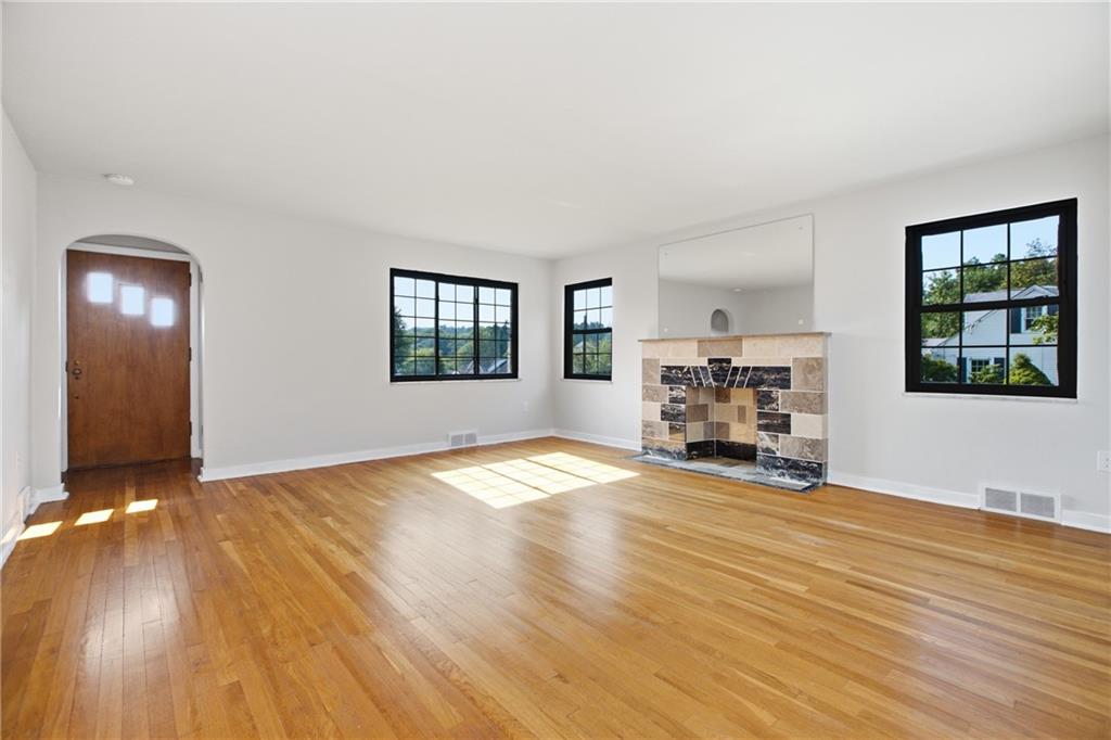 9775 Grosick Road Pittsburgh, PA 15237 - Photo 3 of 37 Gallery Image 3