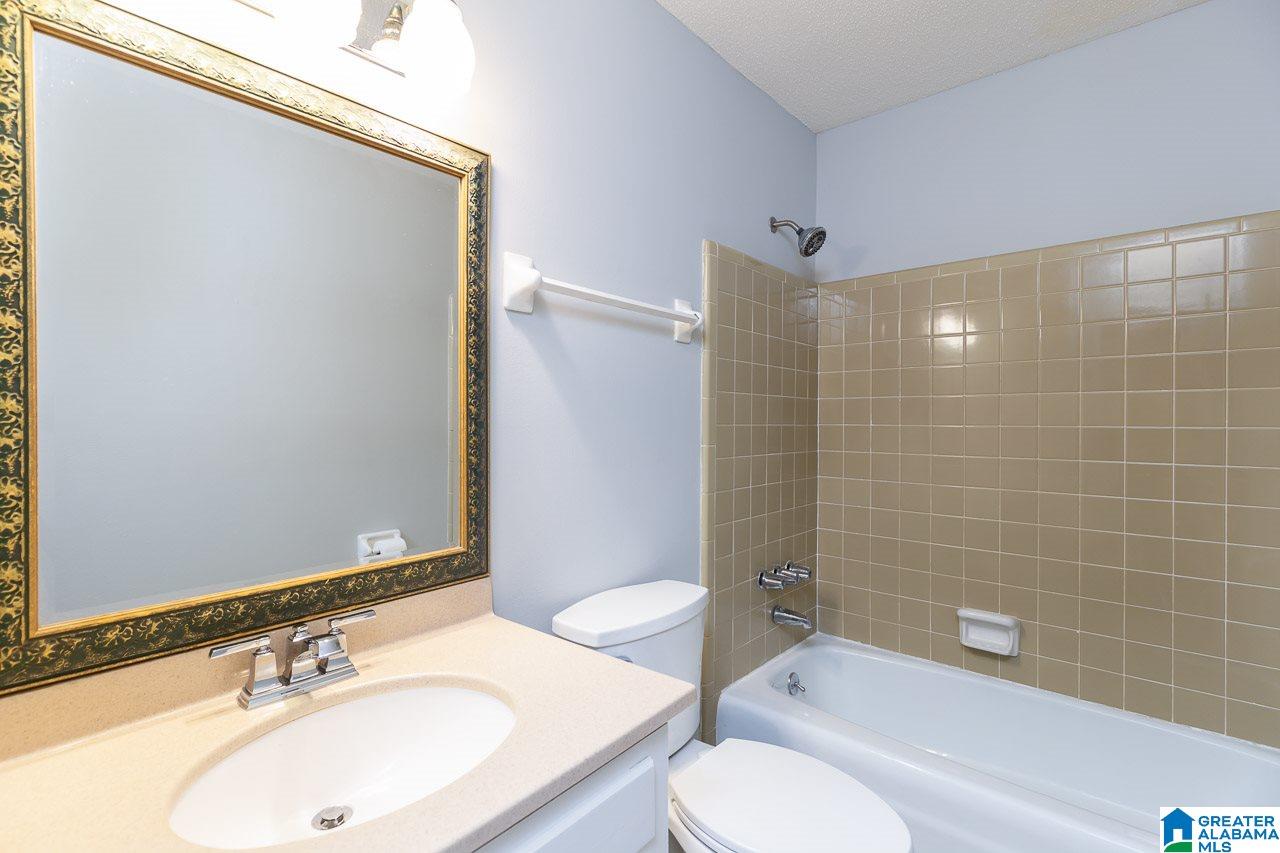 1045 Blue Ridge Boulevard Birmingham, AL 35226 - Photo 20 of 36