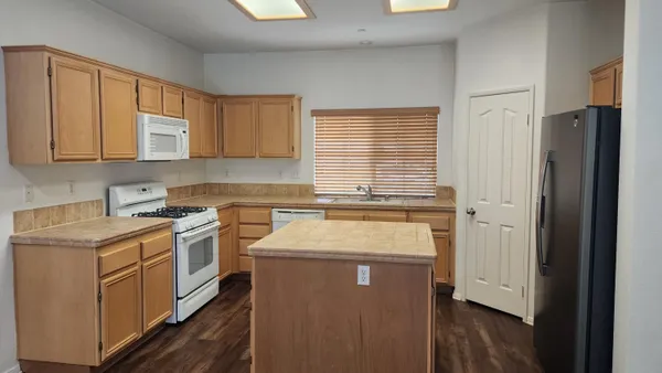 $3,100 | 3991 Mission Peak, Palm Springs, CA 92262