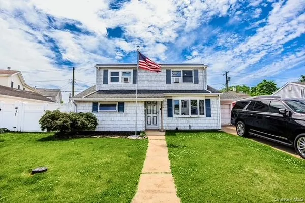 $799,000 | 4236 Clarissa Road, Bethpage, NY 11714