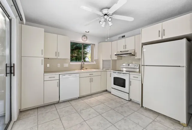 $450,000 | 578 Heritage Hills, Unit D, Somers, NY 10589