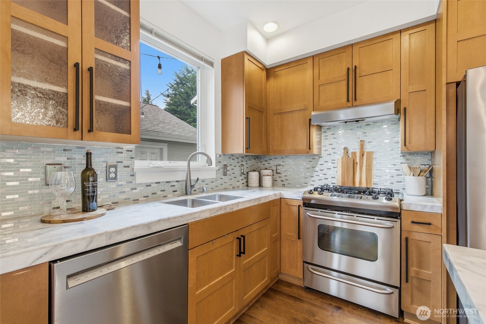 3131 Southwest Raymond Street Seattle, WA 98126 - Photo 11 of 32