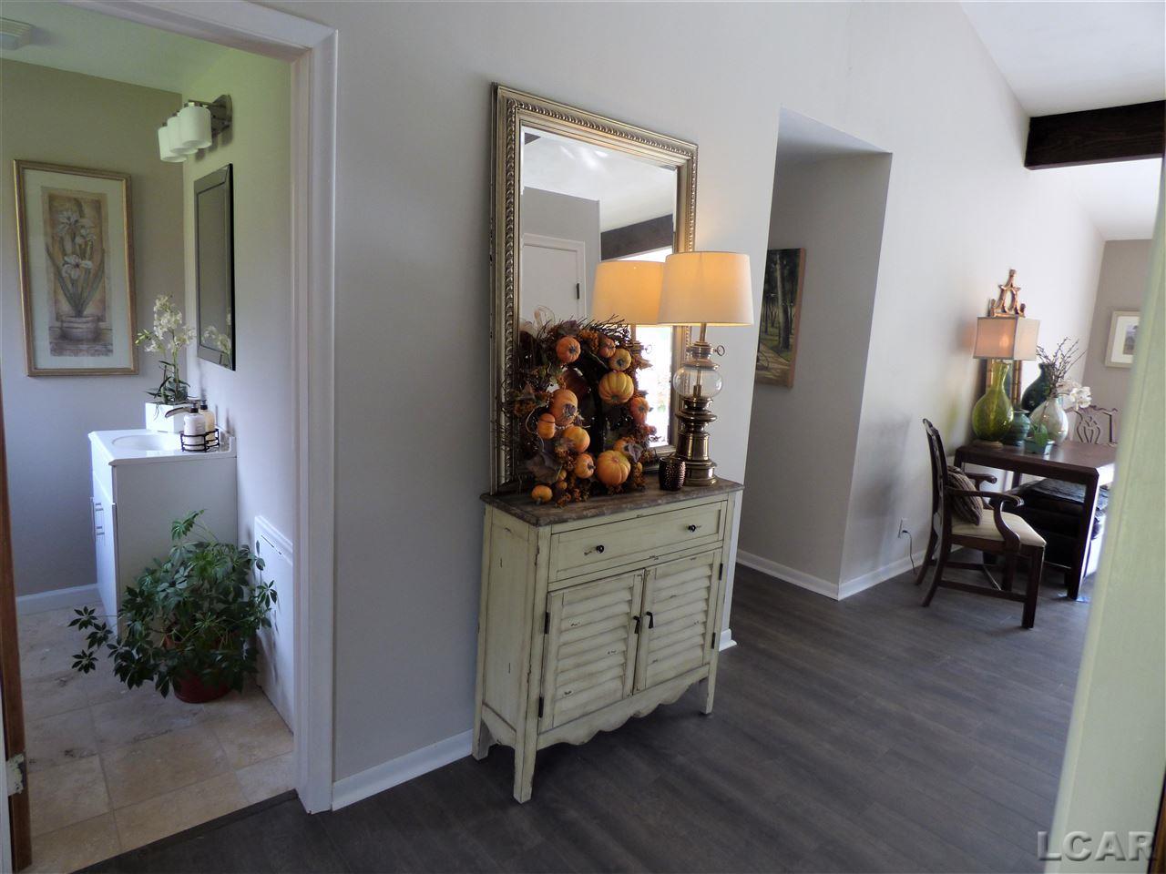 1355 Trenton Road Adrian, MI 49221 - Photo 8 of 38 31363388-7.JPG