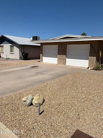 a view of a parking space