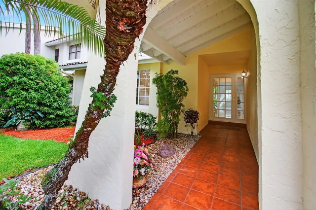 $608,900 | 6105 Via Laguna Lane, Boca Raton, FL 33433