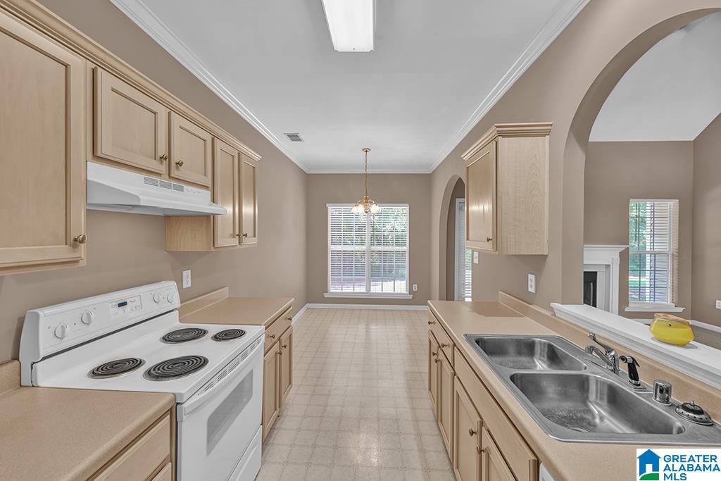 208 King Arthur Place Alabaster, AL 35007 - Photo 9 of 25