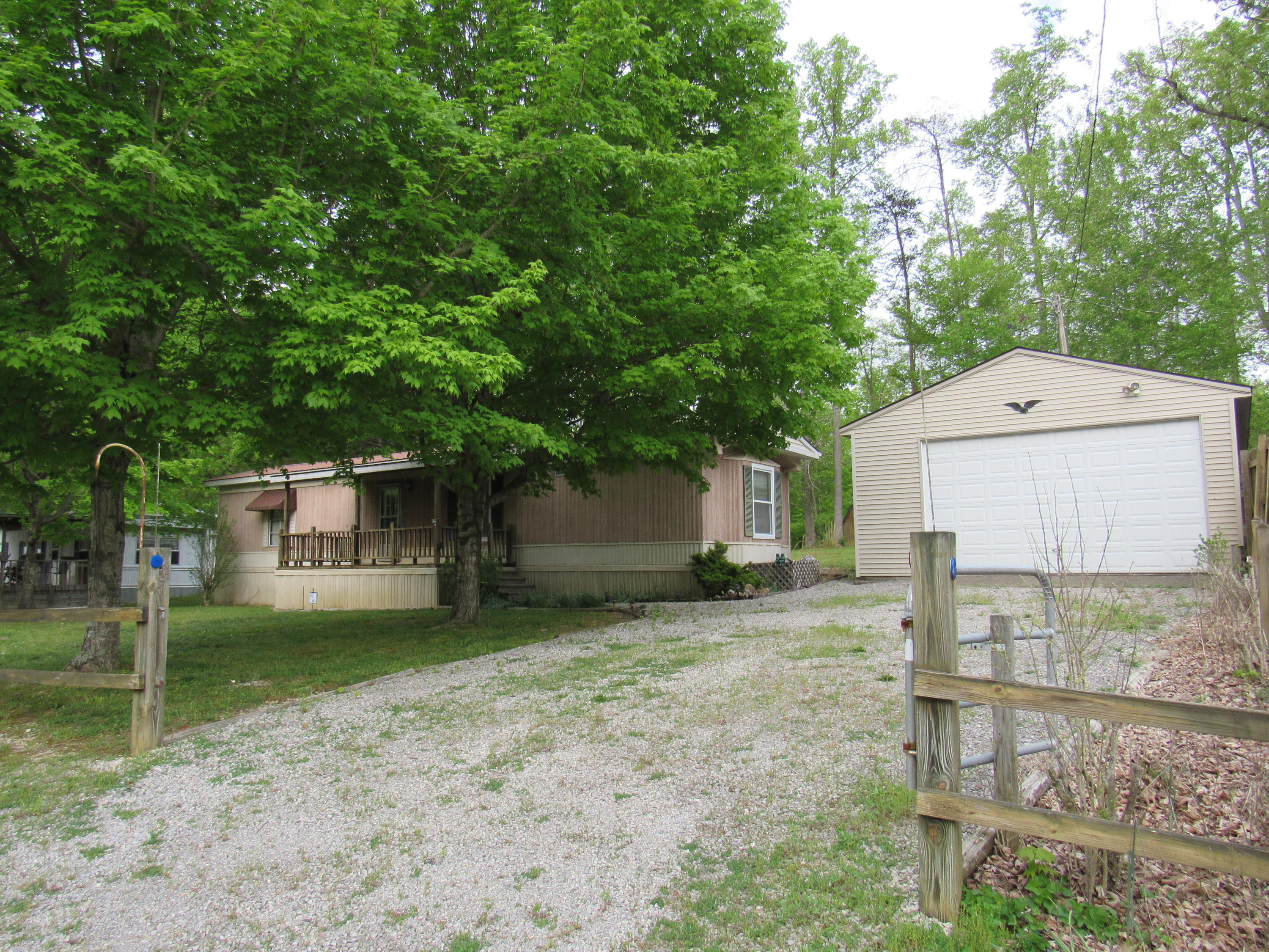 1060 Ramsey Point Road Monticello, KY 42633 - Photo 1 of 29 IMG_0507