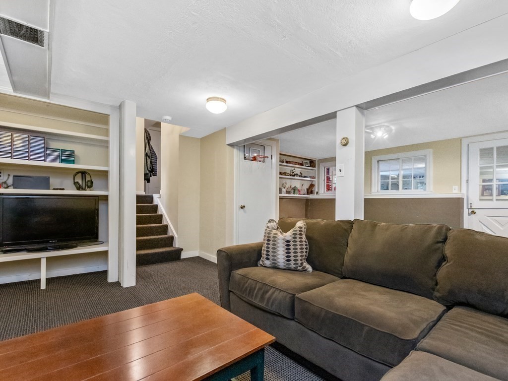 20 Mayflower Road Winchester, MA 01890 - Photo 23 of 40