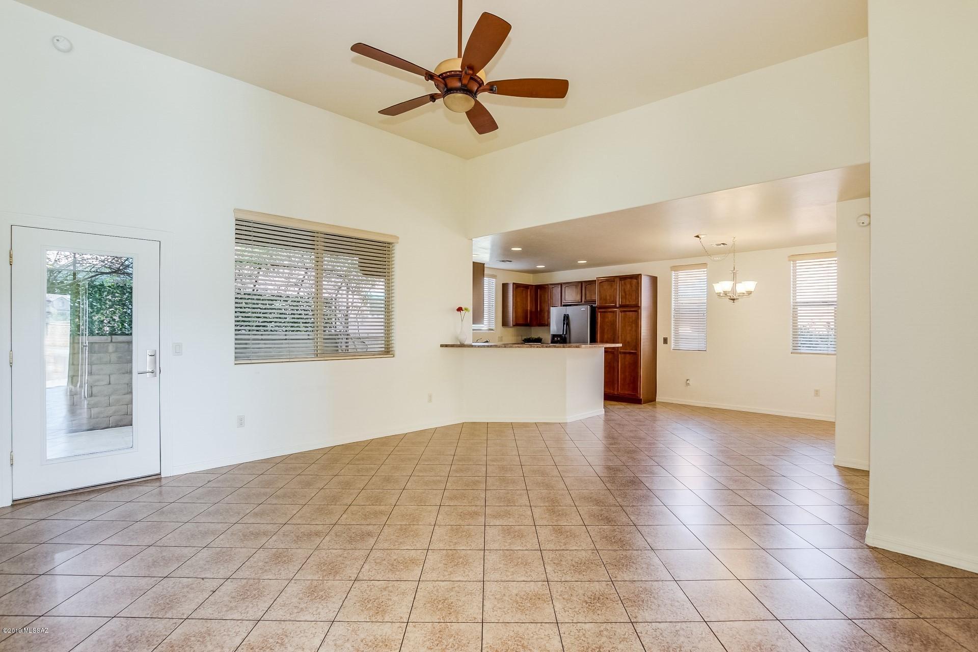 10547 East Marchetti Loop Tucson, AZ 85747 - Photo 3 of 35