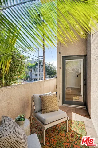 $1,049,000 | 9917 Tabor Street, Unit 2, Los Angeles, CA 90034