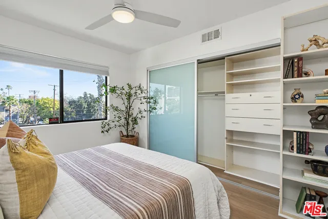 $1,049,000 | 9917 Tabor Street, Unit 2, Los Angeles, CA 90034