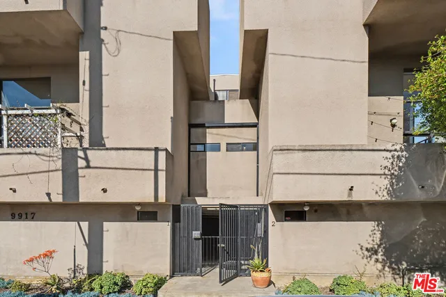 $1,049,000 | 9917 Tabor Street, Unit 2, Los Angeles, CA 90034
