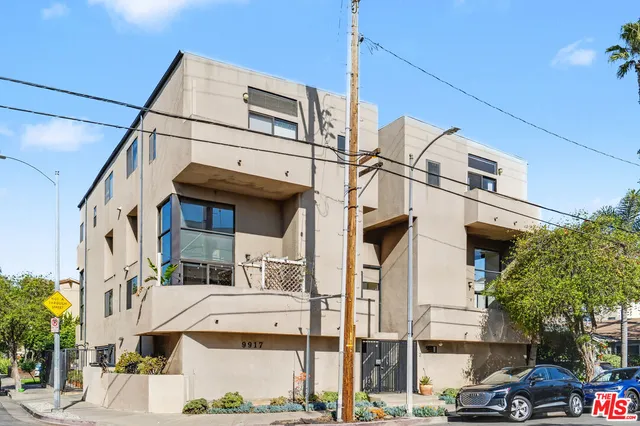 $1,049,000 | 9917 Tabor Street, Unit 2, Los Angeles, CA 90034