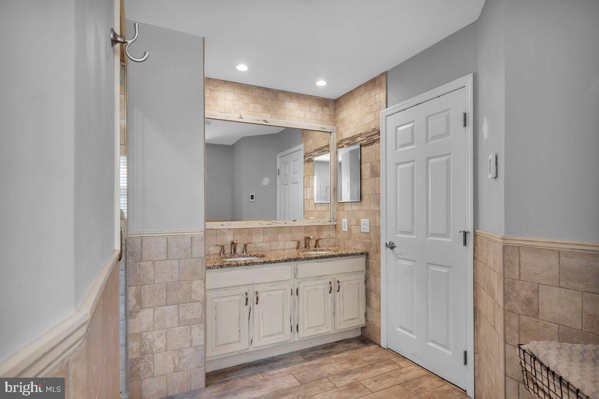 4 Hann Avenue Voorhees, NJ 08043 - Photo 18 of 36