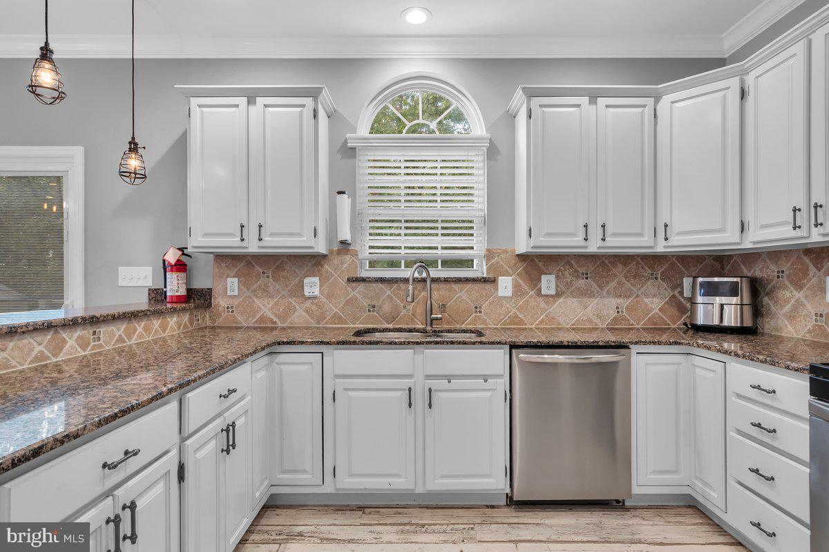 4 Hann Avenue Voorhees, NJ 08043 - Photo 7 of 36