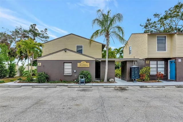 $1,800 | 960 Highland Street, Unit B2, Sarasota, FL 34234