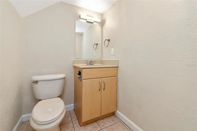 $1,800 | 960 Highland Street, Unit B2, Sarasota, FL 34234