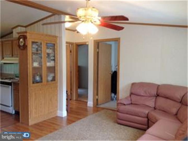 417 Gelsinger Road Reading, PA 19608 - Photo 4 of 25 Living Room