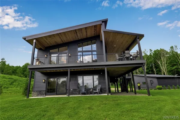 $2,200,000 | 8 Trail Heights, Ellicottville, NY 14731