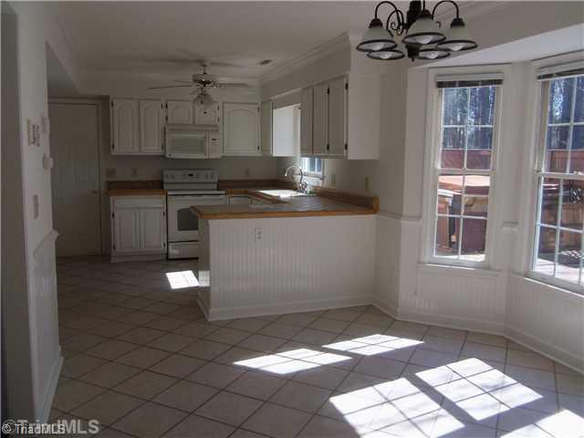 4145 Tecumseh Street High Point, NC 27265 - Photo 10 of 12 Kitchen.
