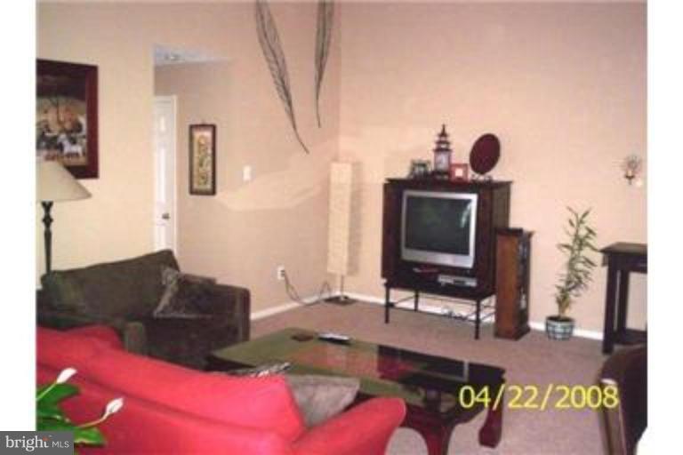 869 Deering Road, Unit 9L Pasadena, MD 21122 - Photo 12 of 15 Living Room #2