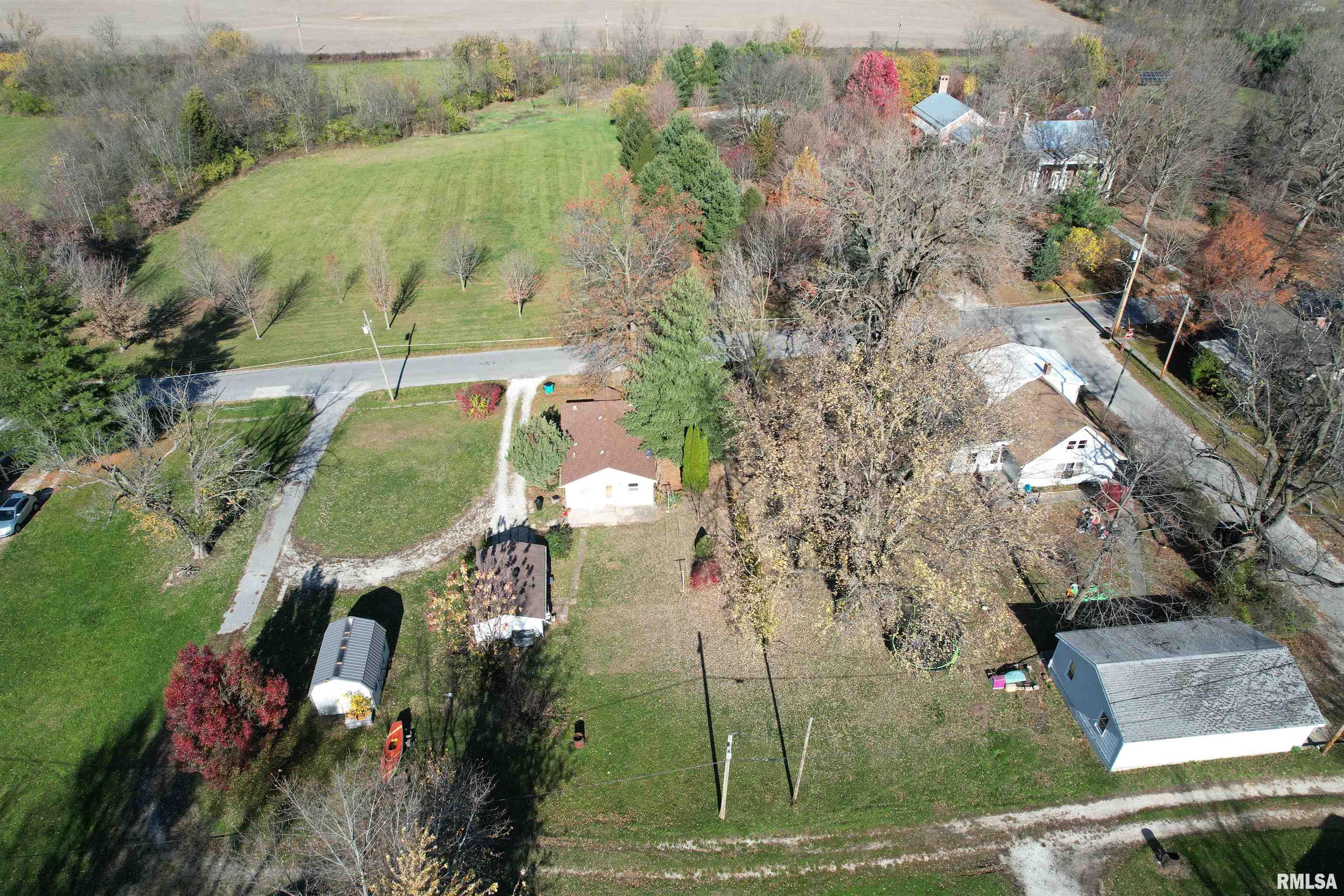 711 West Perry Street Pittsfield, IL 62363 - Photo 4 of 26 Gallery Image 4