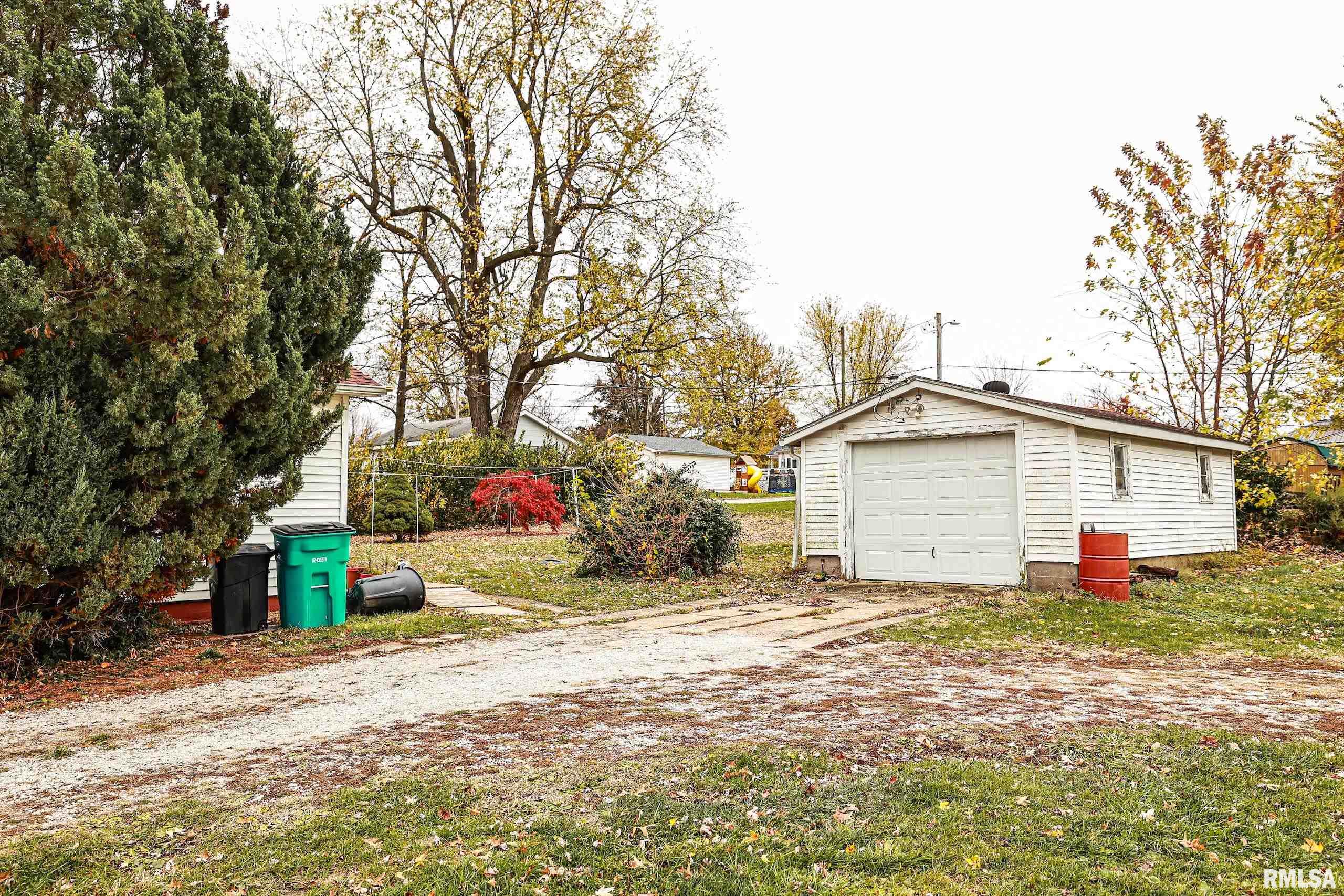 711 West Perry Street Pittsfield, IL 62363 - Photo 7 of 26 Gallery Image 7