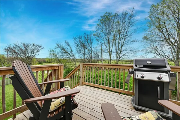 $360,000 | 826 Shane Lane, Belton, MO 64012