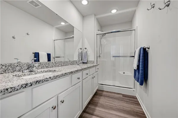 $360,000 | 826 Shane Lane, Belton, MO 64012