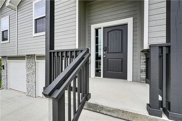 $360,000 | 826 Shane Lane, Belton, MO 64012